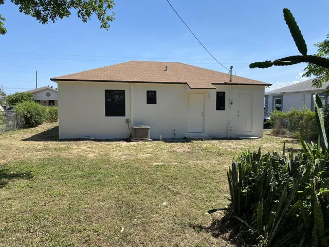 Residence photo 2