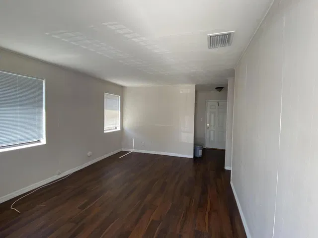 Residence photo 3