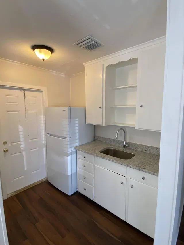 Residence photo 4