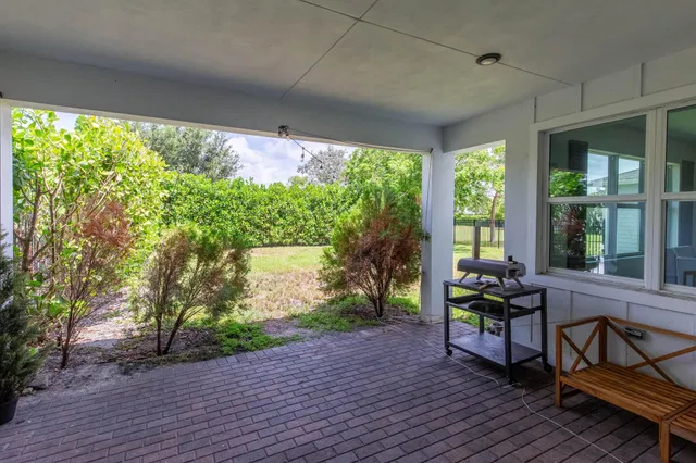  Residence photo 26