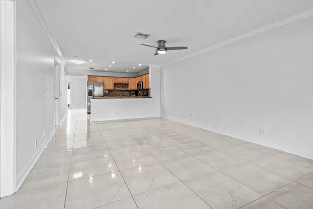 Residence photo 8