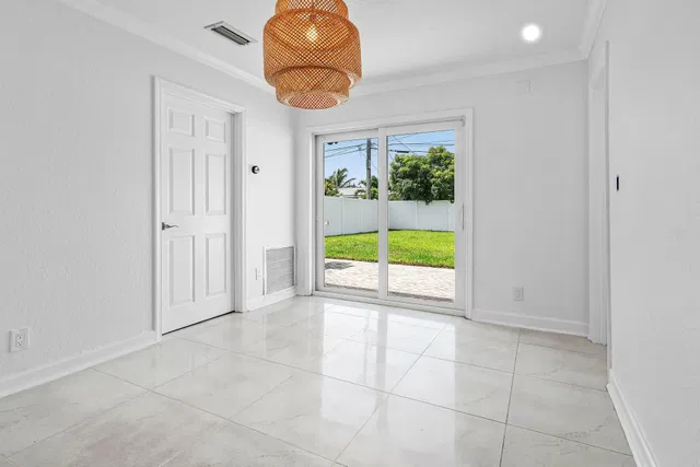 Residence photo 18