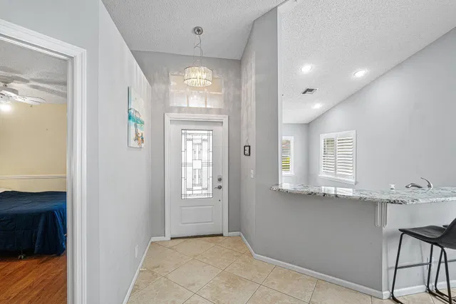  Residence photo 4