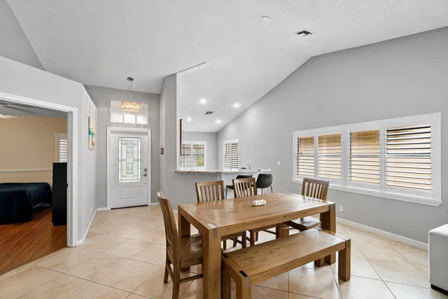  Residence photo 5