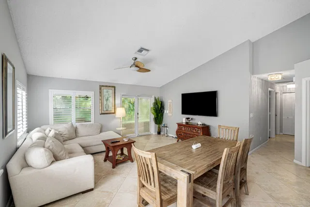  Residence photo 7