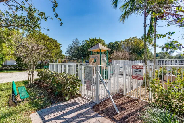  Residence photo 35