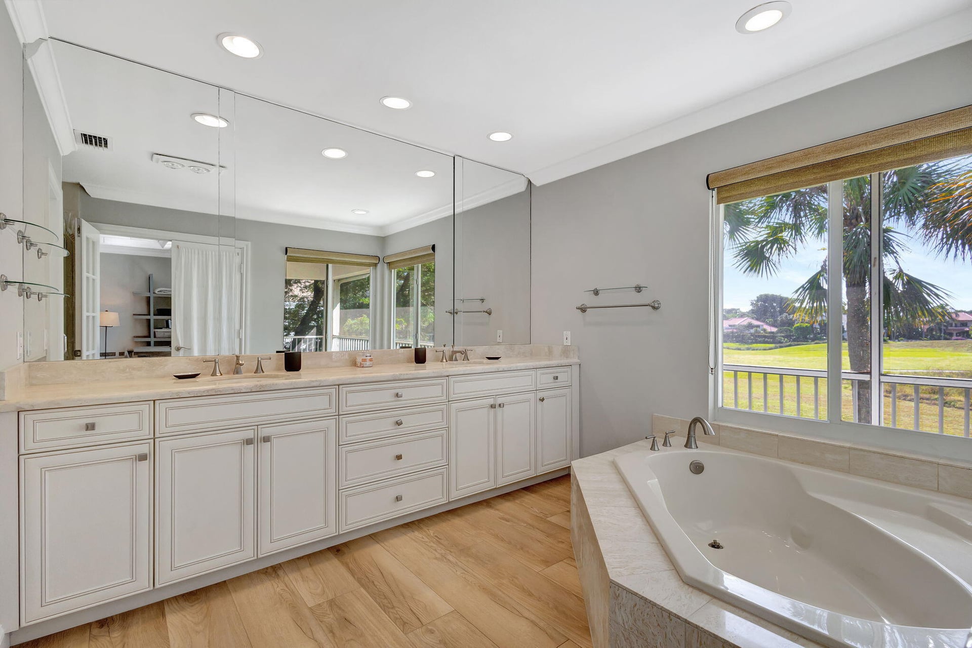 First Fairway Residence photo 32