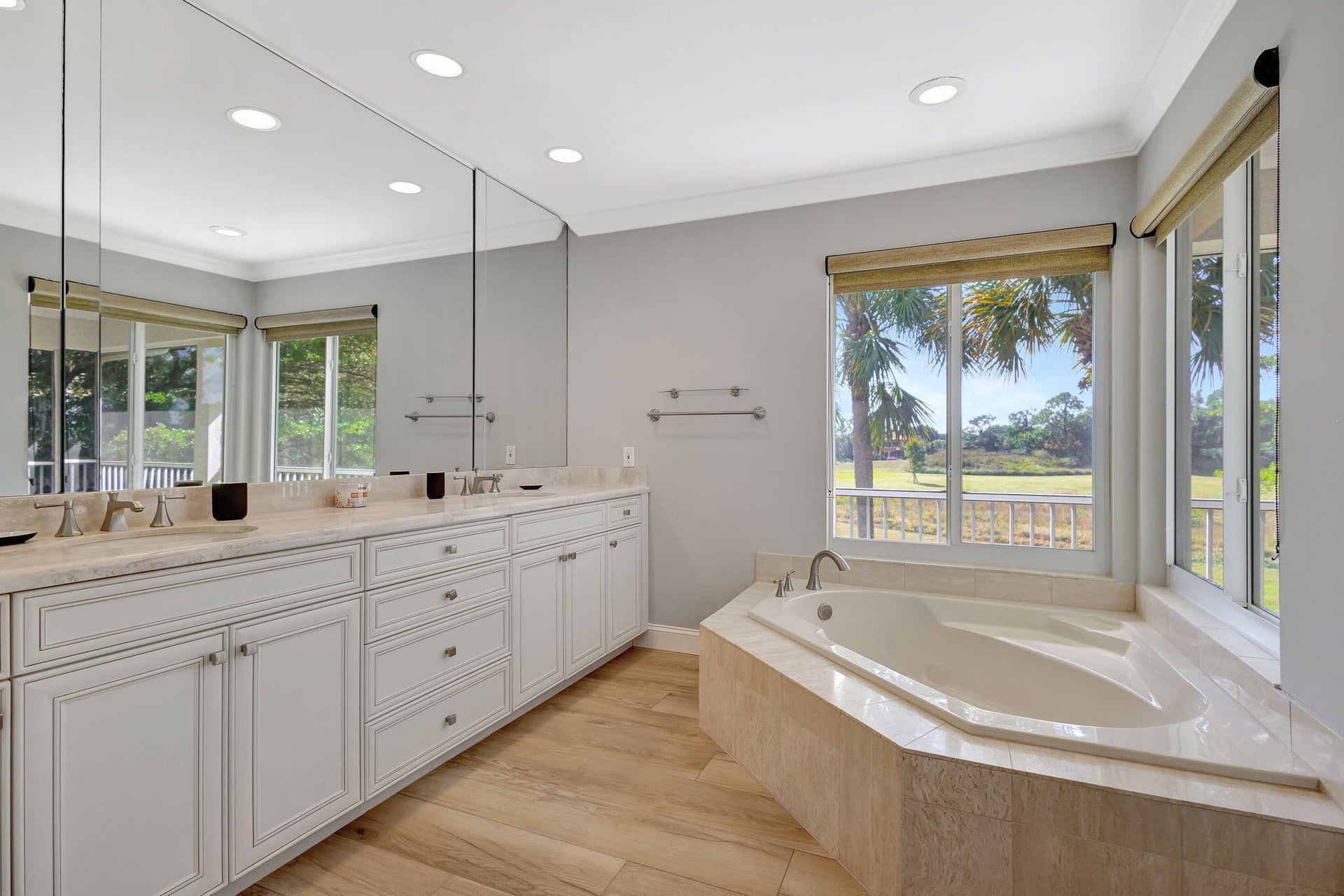 First Fairway Residence photo 34