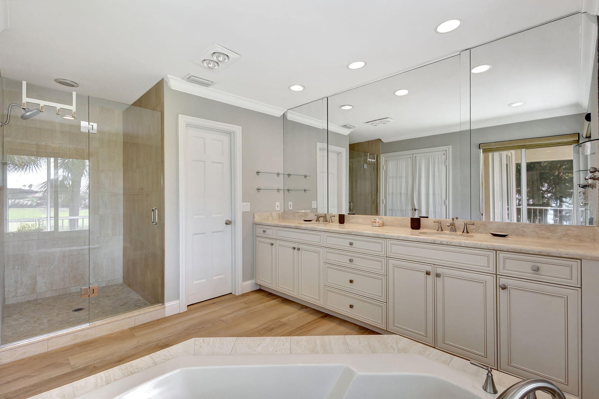 First Fairway Residence photo 36