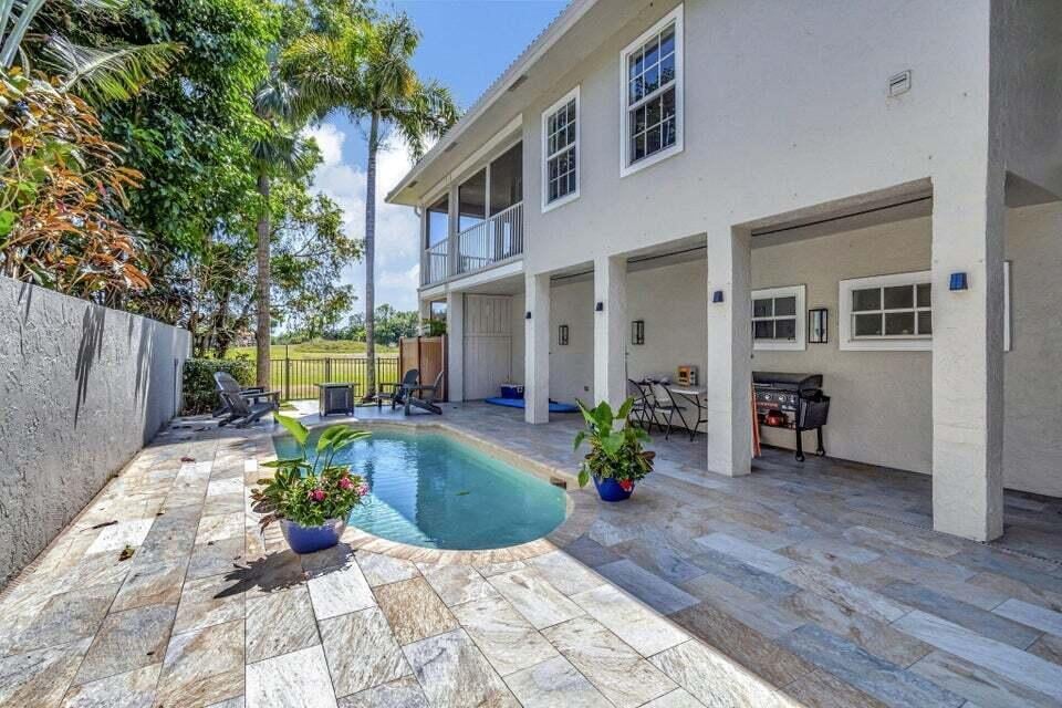 First Fairway Residence photo 48