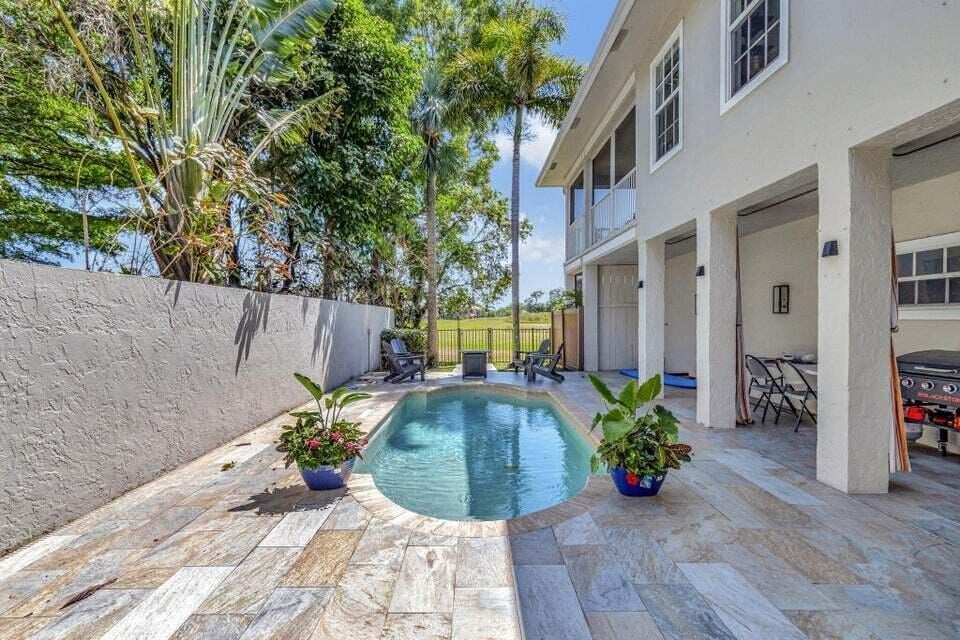 First Fairway Residence photo 49
