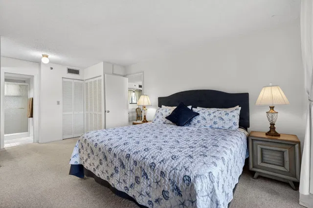 Unit 204 photo 8