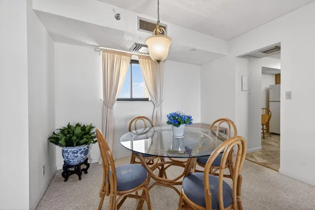 Unit 204 photo 18