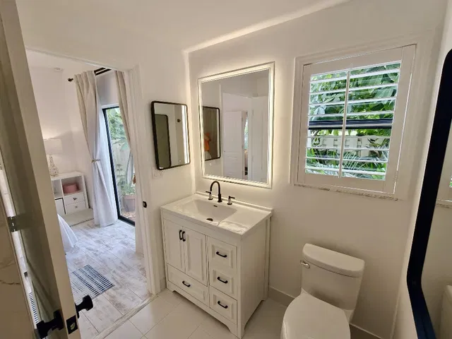 Unit 10 photo 20