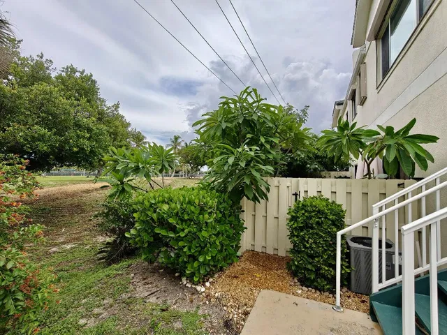 Unit 10 photo 37