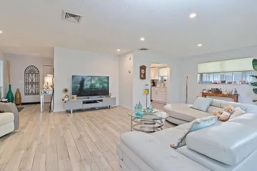  Unit 16 photo 5