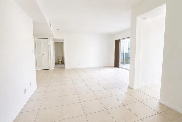 Unit #202 photo 5