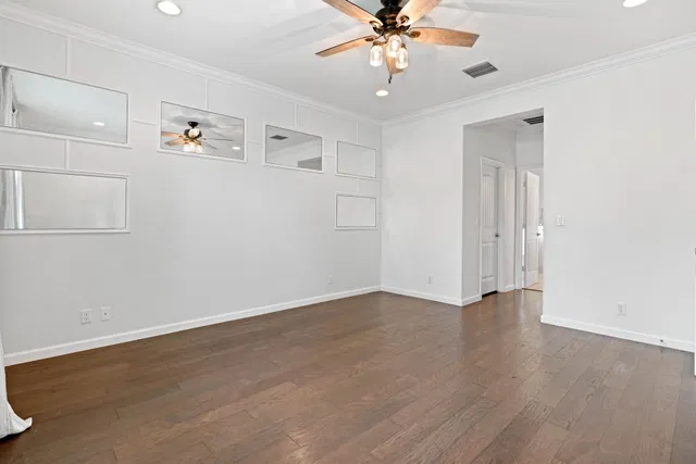 Residence photo 17