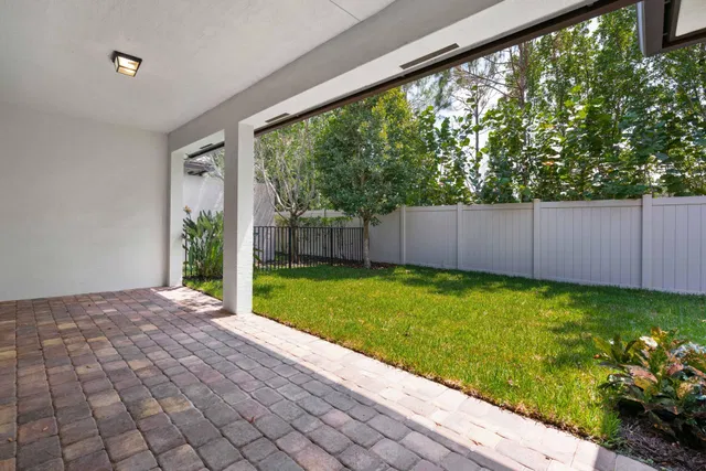 Residence photo 43