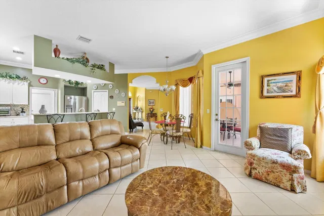 Residence photo 12
