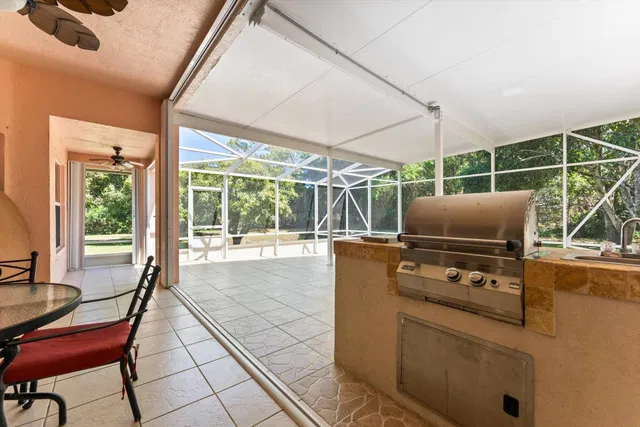 Residence photo 24