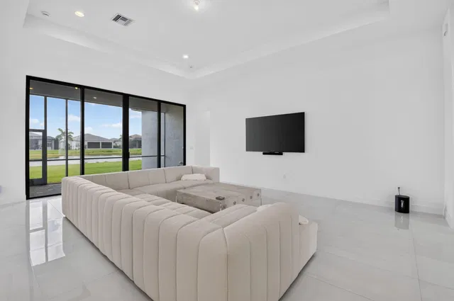  Residence photo 11