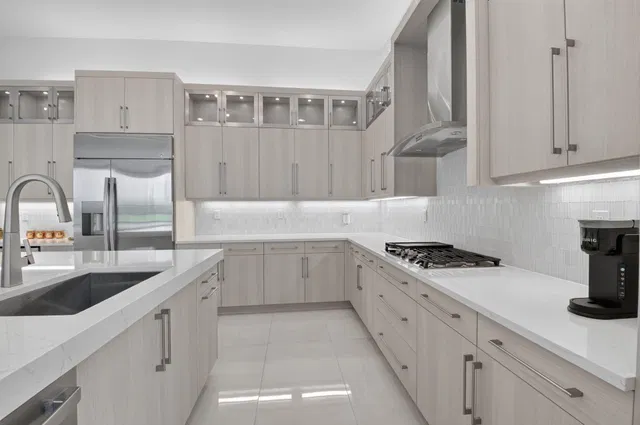  Residence photo 19