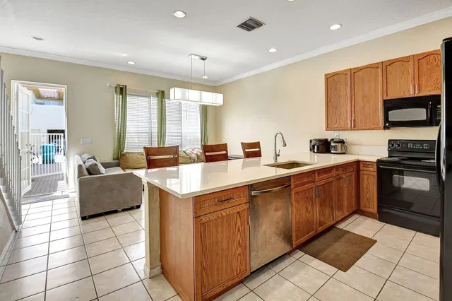 Residence photo 10