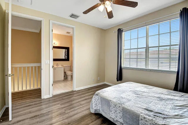 Residence photo 18
