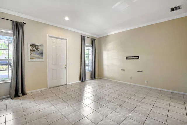 Residence photo 4