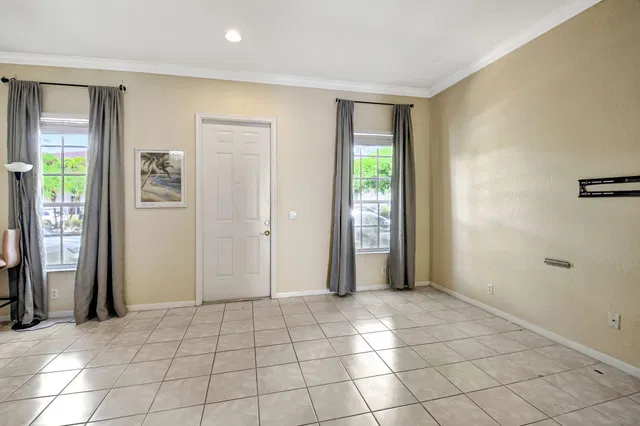 Residence photo 5