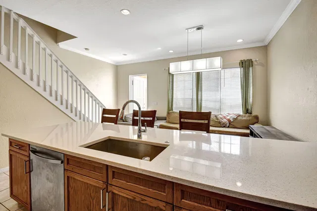 Residence photo 15