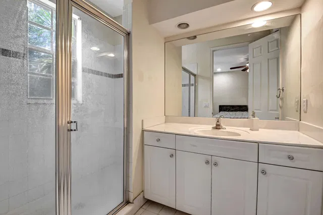 Residence photo 24
