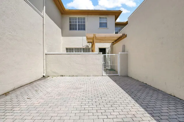 Residence photo 26