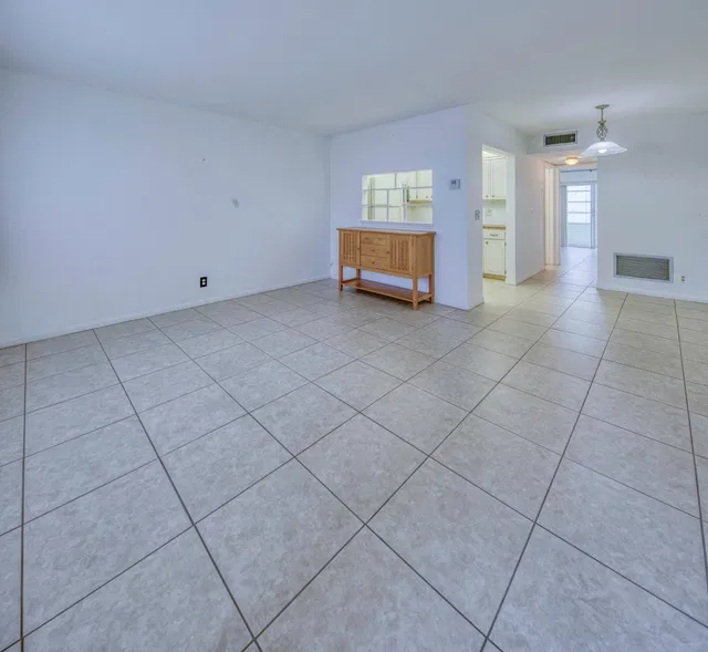 Unit 109 photo 2
