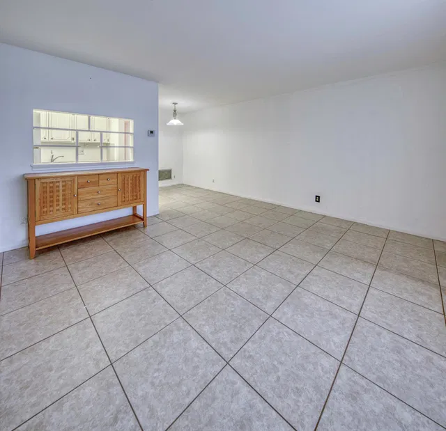 Unit 109 photo 3