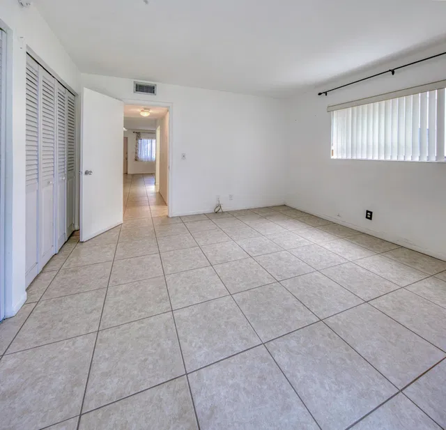 Unit 109 photo 14