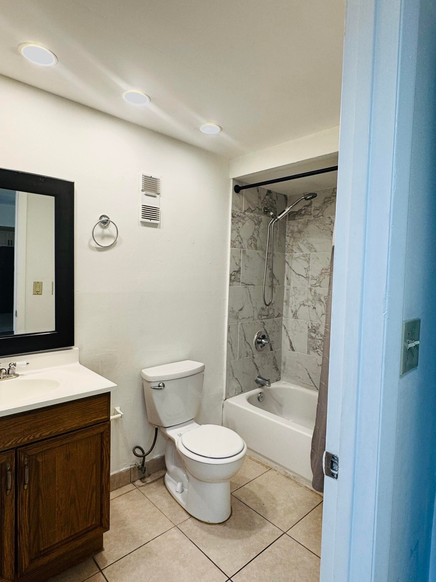 Unit 3020 photo 4
