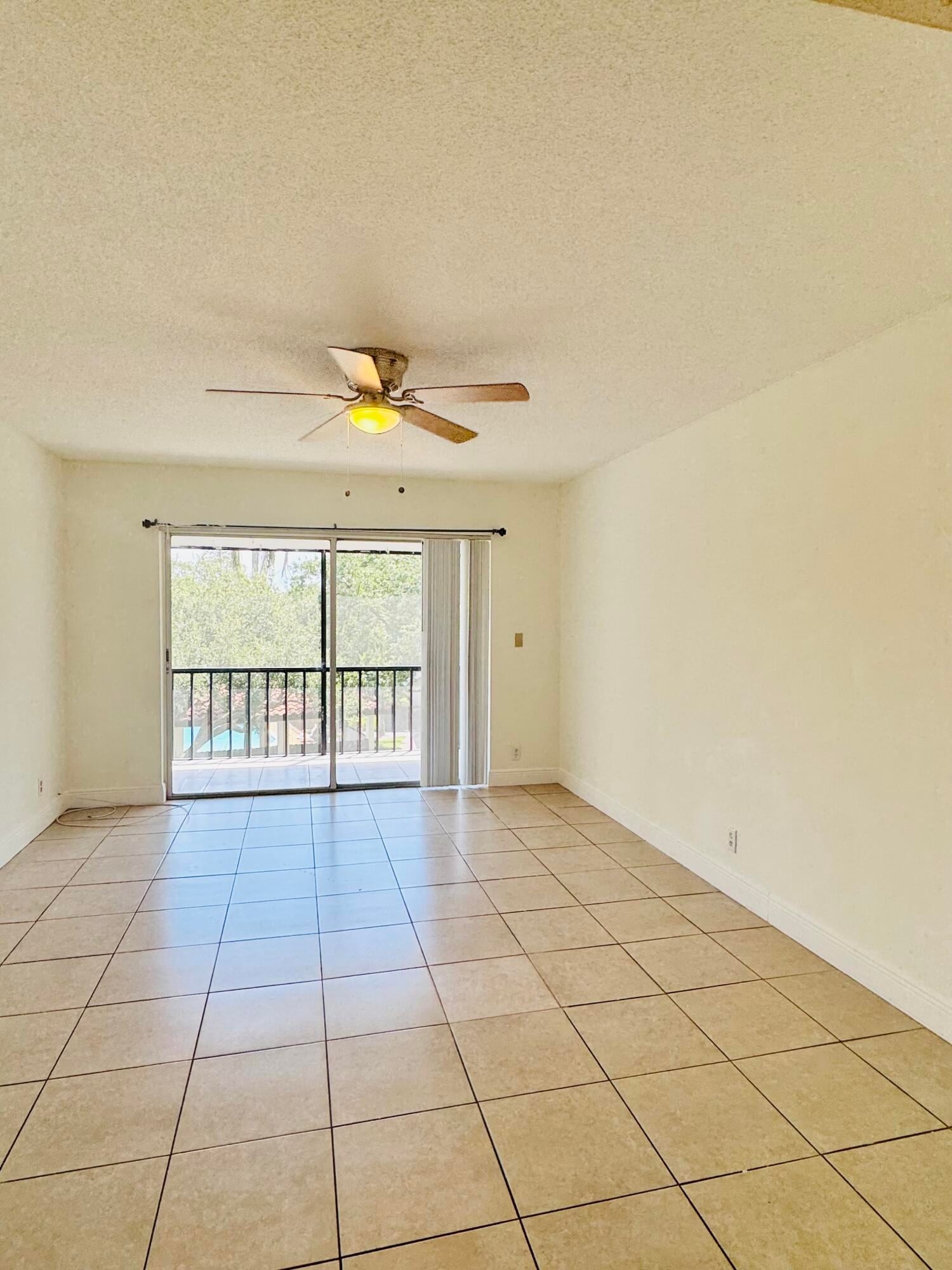 Unit 3020 photo 9