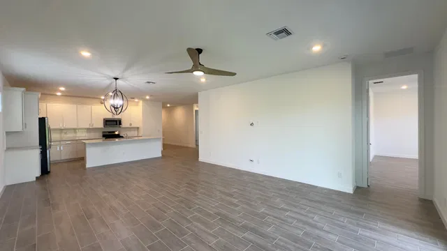  Residence photo 10