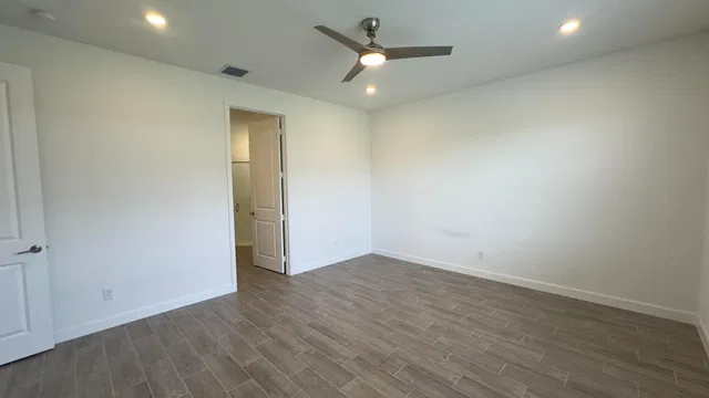  Residence photo 17