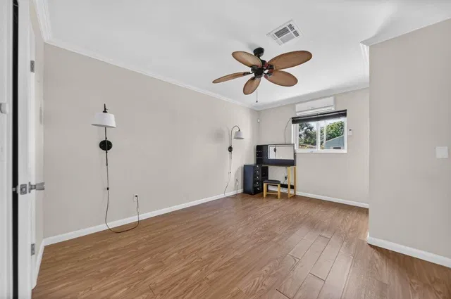 Residence photo 32