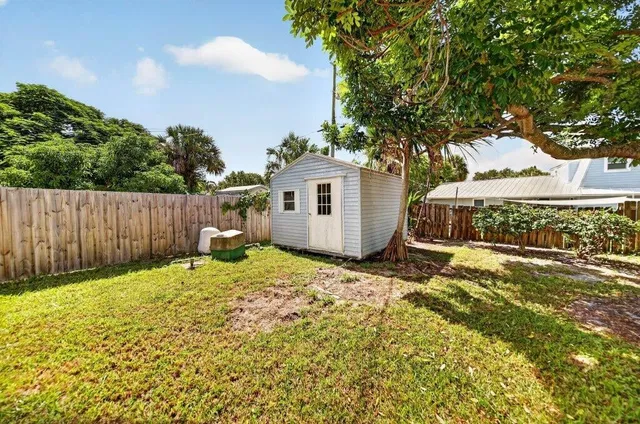Residence photo 35