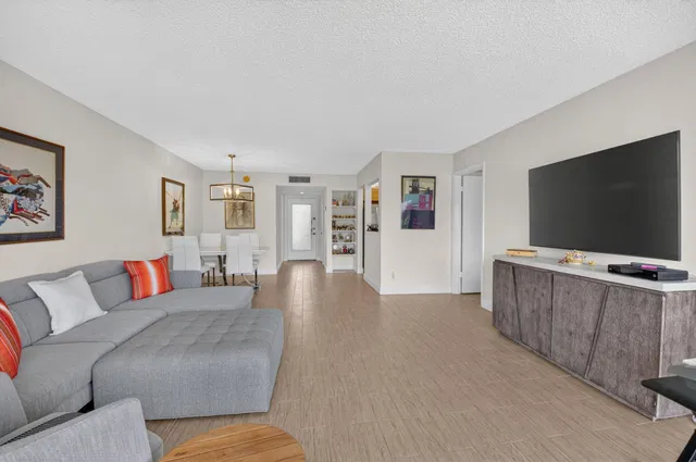  Unit 441 photo 10