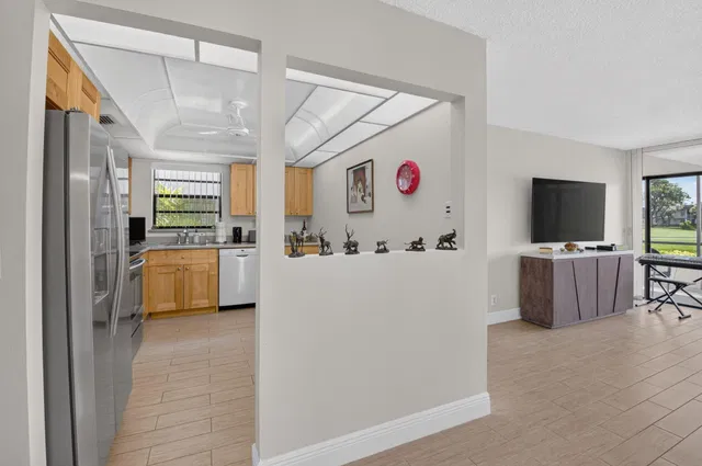  Unit 441 photo 12