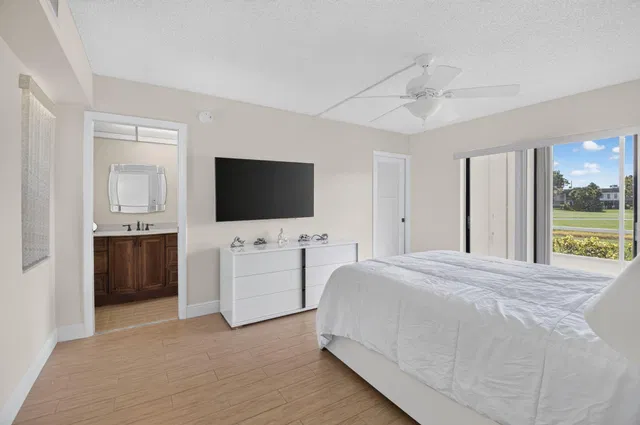  Unit 441 photo 17
