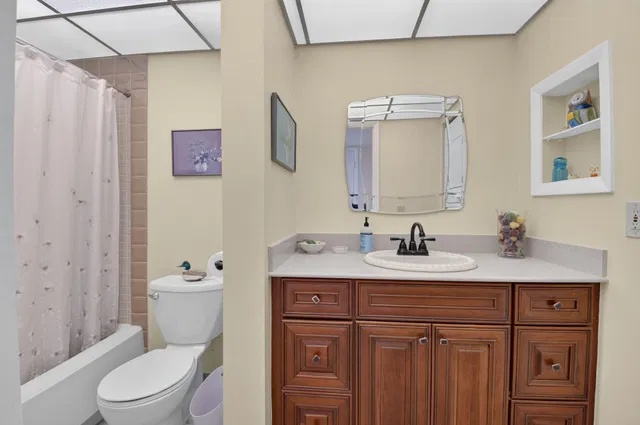  Unit 441 photo 32