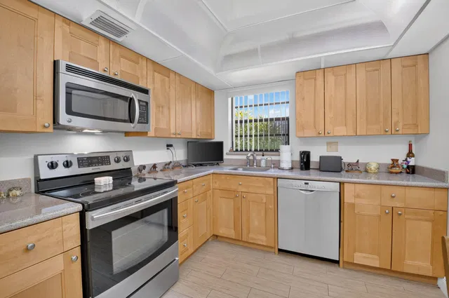  Unit 441 photo 36