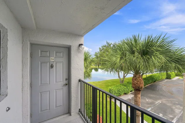 Unit 314 photo 4