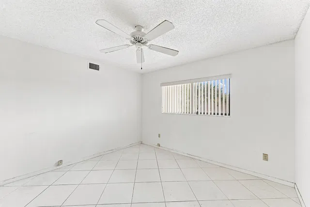 Unit 314 photo 7